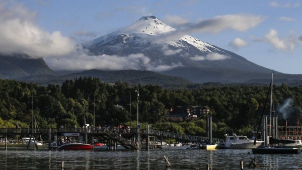 Alerta Amarilla por volcán Villarrica: registró sismo "asociado a la dinámica de fluidos"
