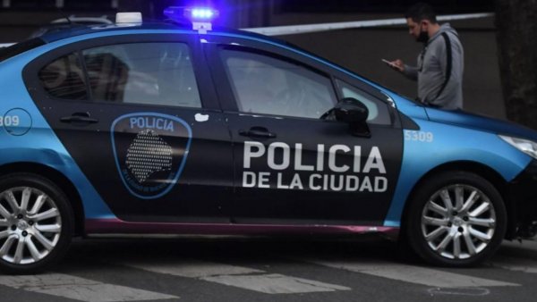 Adolescente quedó en riesgo vital luego de que lo golpearan con un ladrillo para robarle su gorro
