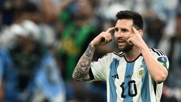 La foto de Messi vs. Polonia que recordó la final con Chile
