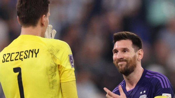 Arquero polaco reveló la apuesta que hizo con Messi en pleno partido
