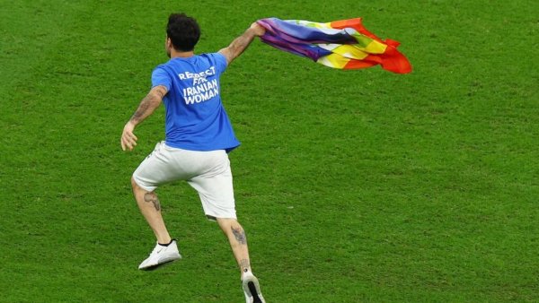 "El último baile": El hincha que se metió a la cancha en el Mundial rompió el silencio
