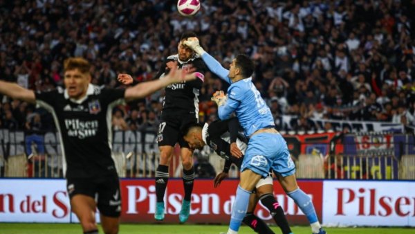 Colo Colo choca con la muralla cruzada en Macul

