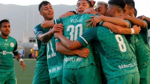 Arturo Vidal sufre: El difícil presente del Rodelindo Román
