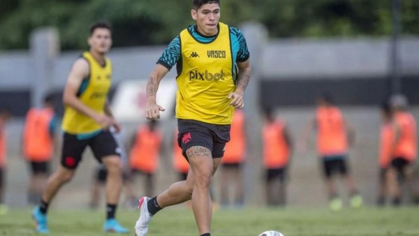 "Si viene a buscarme": Carlos Palacios aborda posible interés de Colo Colo para la próxima temporada

