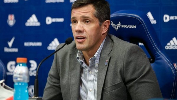 "Michael Clark y el Grupo Sartor son mercaderes del fútbol que han venido a hacer negocio con la U"
