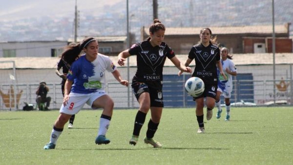 Sin baños ni duchas: El duro reclamo de Santiago Morning femenino tras lamentables condiciones en que disputaron un partido
