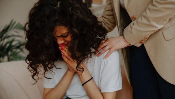 Psicóloga revela las red flags en una familia tóxica
