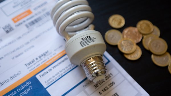Así funcionará el mecanismo para evitar alzas en tarifa de cuentas de luz
