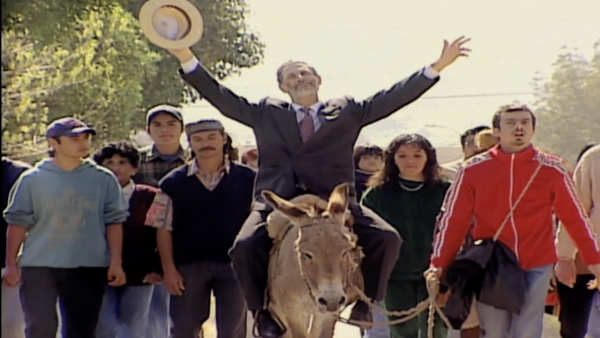 "Sucupira, La Comedia" Capítulo 1: Federico resucita
