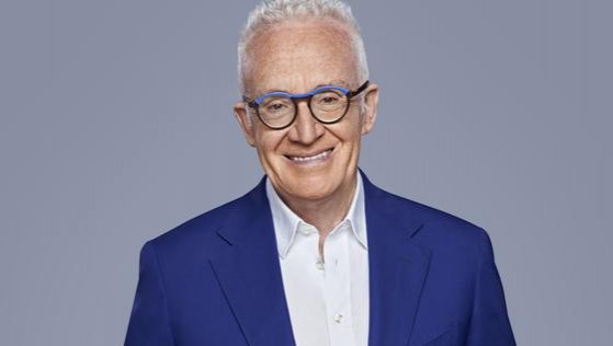 Pedro Carcuro es distinguido con el Premio 100 Líderes Mayores
