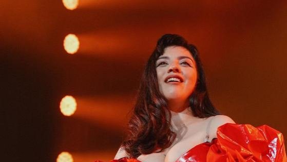 Arte, sinfónico y murales: Las tres actividades con las que Mon Laferte celebrará en "Teatro a Mil"

