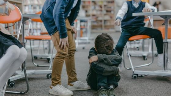 Psicólogo revela las secuelas más frecuentes del bullying LGBTI-fóbico en la adultez
