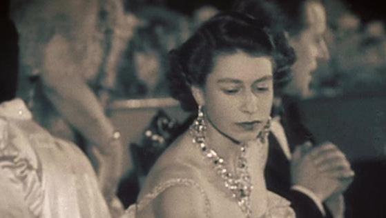 Mira acá la prestigiosa serie documental "Los Windsor: Una reina, un legado"
