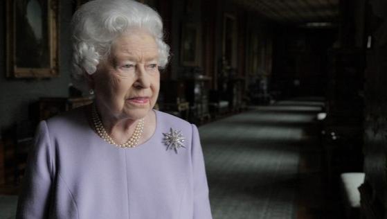 Mira acá el prestigioso documental de la BBC: “La Reina”
