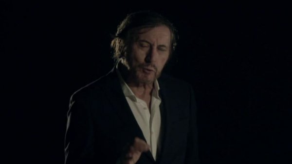 Carlos Pinto presenta "El hombre del sombrero"
