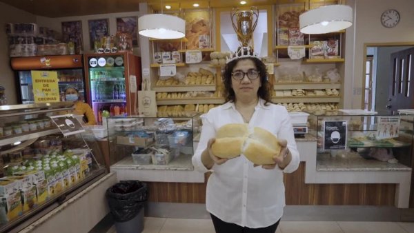 La marraqueta se convierte en su majestad en "Chile, país de Reyes"