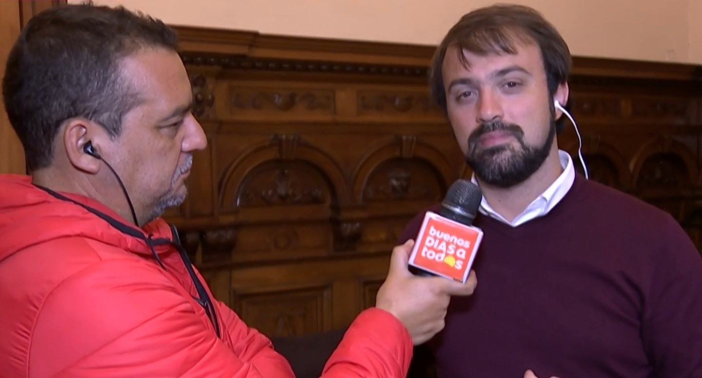 "Vengan a Valparaíso igual": Alcalde Sharp se refiere a la cancelación de show pirotécnico
