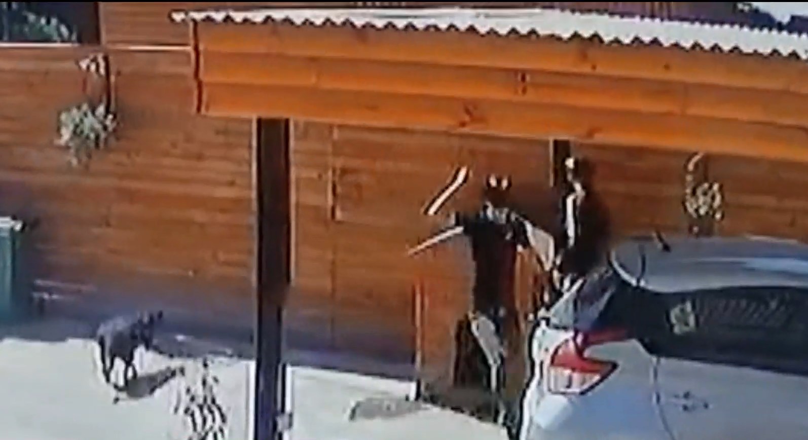 Atacaron su casa tras un accidente de tránsito
