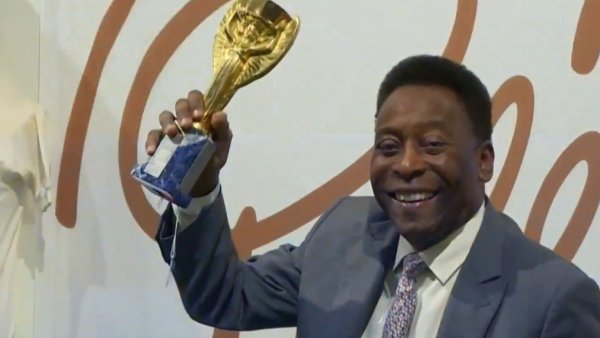 ¡Una clase de Historia!: Pedro Carcuro recuerda la trayectoria de O Rei, Pelé
