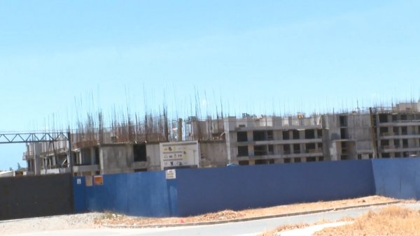 Una pesadilla: Compró su casa pero inmobiliaria quebró
