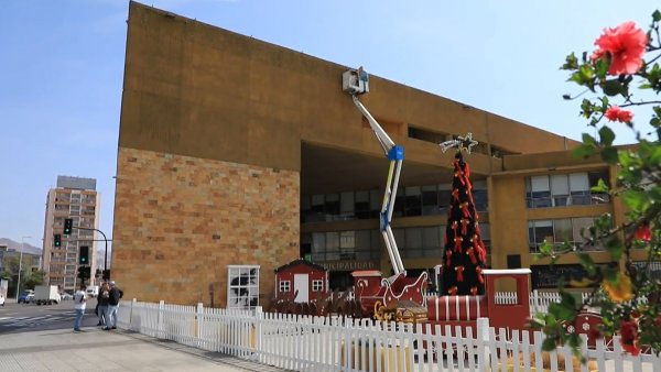 ¿Por qué no está instalado el gigantesco árbol de Navidad en Antofagasta?
