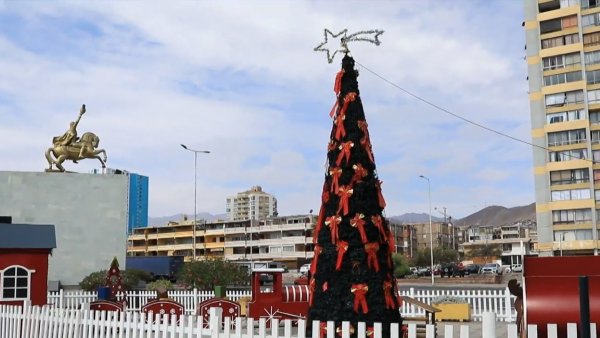 ¿Qué pasó con el típico árbol navideño en Antofagasta?
