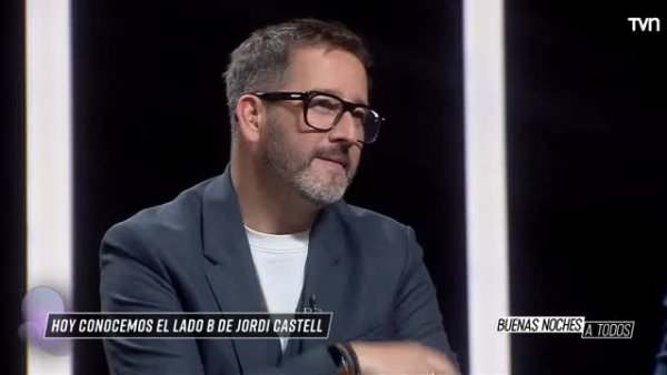Jordi Castell: "Empecé comentando espectáculos en Medianoche en TVN"

