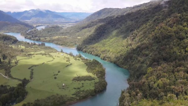 "La ventana de Chile" recorre los atractivos de Río Puelo
