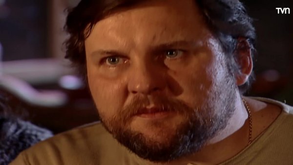 Matteo debe aceptar casarse con Rosana
