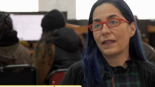 "Camiseteados": Constanza Díaz y la transformación de la vida de los jóvenes con tecnología
