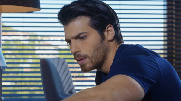 Amor sin Recetas - T1E58 | Ferit ayuda a Nazli
