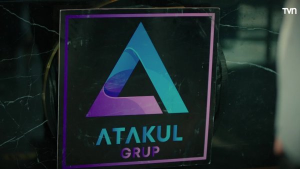 Ayla y Nebahat expulsan a Akif de la empresa
