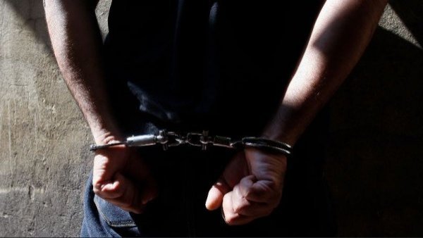 Policías detienen a delincuentes por robo y terminaron en la cárcel tras quedarse con el botín
