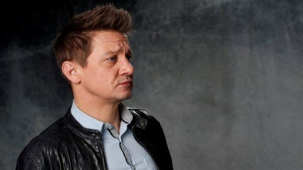 Revelan que Jeremy Renner sufrió accidente mientras intentaba ayudar a un familiar
