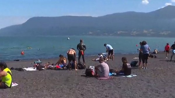 ¡Todo listo en Pucón para el "Ironman 70.3" por TVN!

