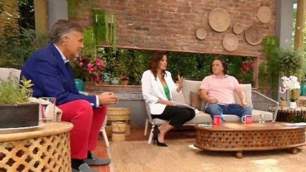 Conoce la historia de Hernán Córdoba, joven no vidente que es tendencia en redes sociales
