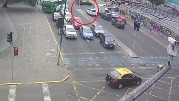 VIDEO: seis detenidos deja operativo que terminó con persecución y choque en plena Alameda
