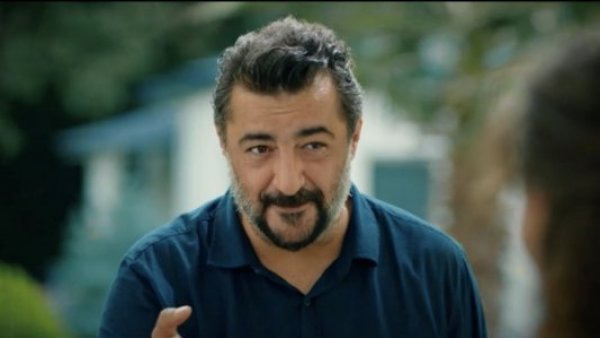 Todo por mi familia T1E158 | Akif busca una salida
