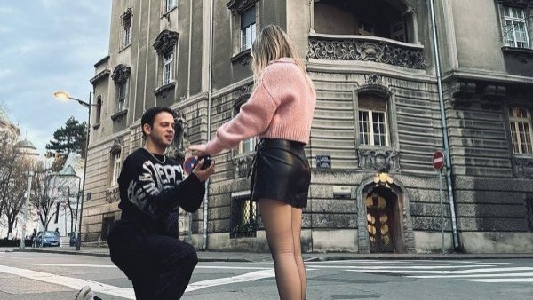 ¡Que vivan los novios! Actor de "Todo por mi familia" le pidió matrimonio a su novia
