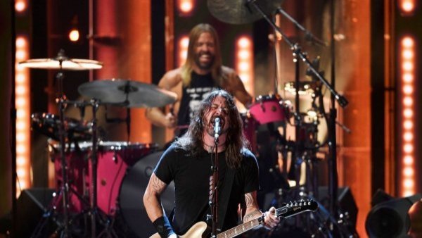 ¿Quién reemplaza a Taylor Hawkins? Foo Fighters confirma fecha de regreso a los escenarios
