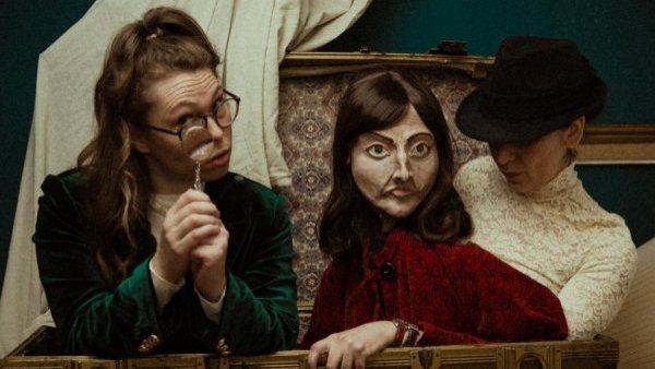 Una obra sobre objetos y misterio: Teatro a mil presenta "Non Serviam. Las cosas que necesitas en un solo lugar”
