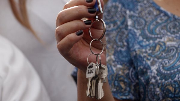 Proyecto busca dar garantía estatal del 10% del valor de la vivienda: ¿Quiénes podrían postular?
