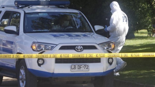 Hombre muere tras ser acribillado en Cerro Navia: se dirigía a un bautizo
