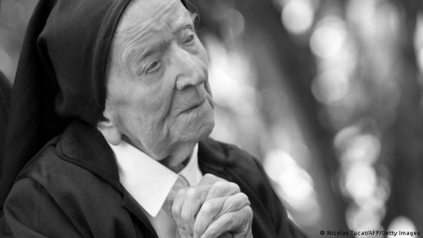 Muere sor André a los 118 años, la persona con más edad del mundo

