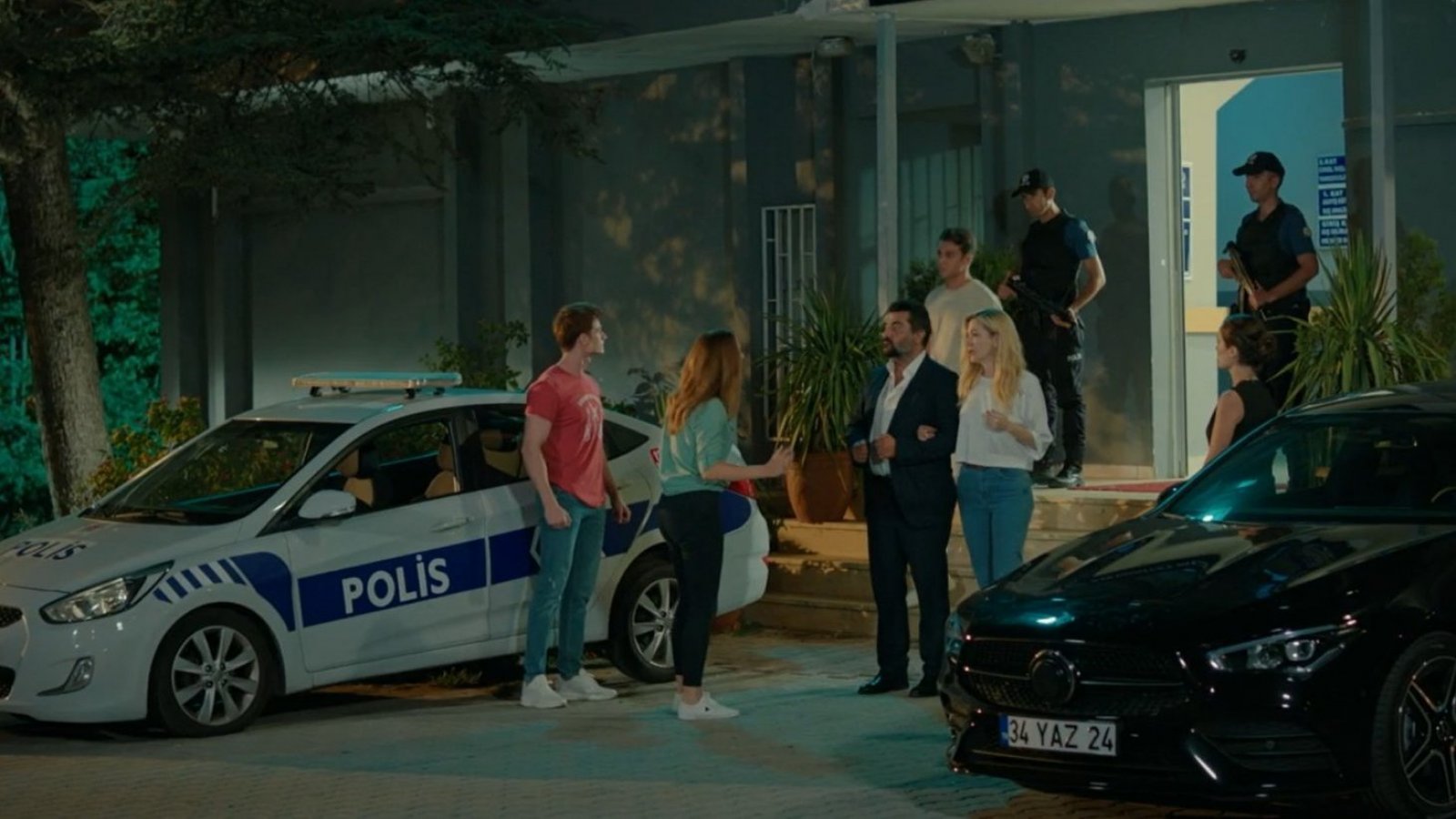 Todo por mi familia T1E160 | Akif y su familia detenidos
