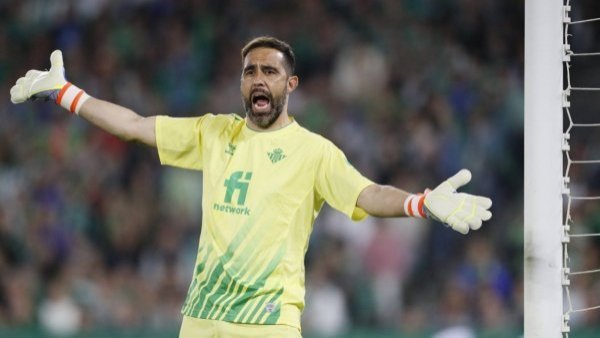 Respuesta contundente: La decisión de los hinchas del Betis sobre Claudio Bravo
