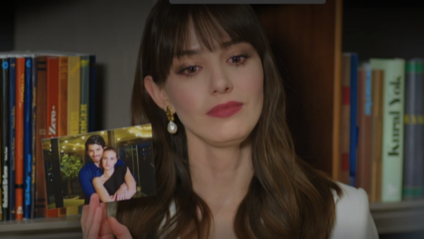 Nazli sospecha de Pelín
