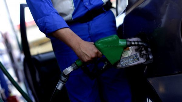Combustibles ya no variarán su precio semanalmente: será cada 21 días
