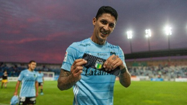 "No la quiero, la necesito": O'Higgins presentó nueva camiseta y así reaccionaron sus hinchas

