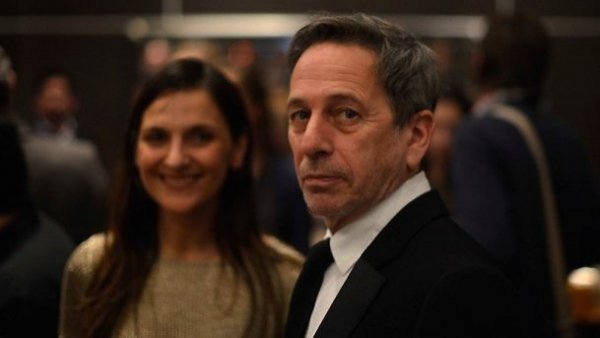 "Fue súper rápido": Alfredo Castro denunció millonario robo en su teatro
